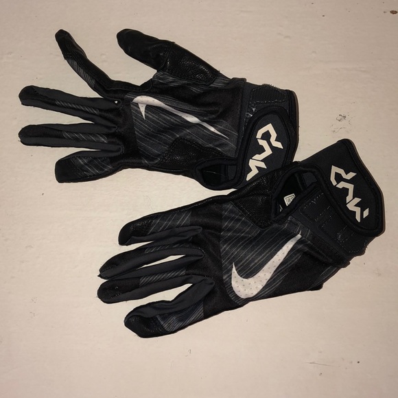 nike youth batting gloves